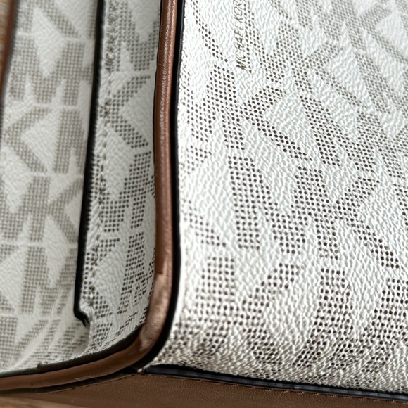 Michael Kors Bag Maple Jet Set Signature Tote - Picture 15 of 17